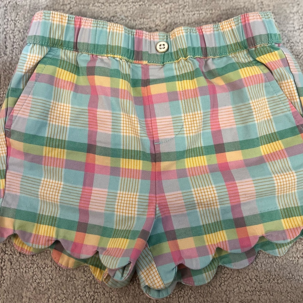 Crown & Ivy Kids scalloped shorts